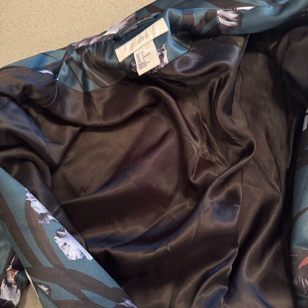 Emerald Iris Print Satin Blazer - Picture 10 of 12